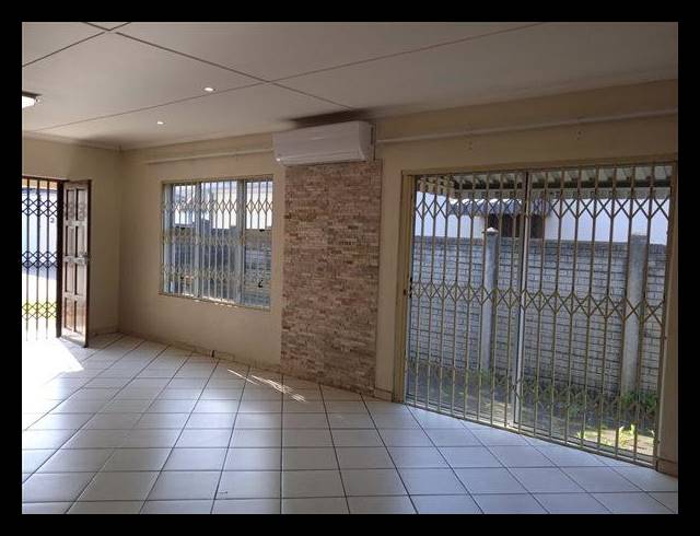 3 BEDROOM SIMPLEX FOR SALE IN ARBORETUM